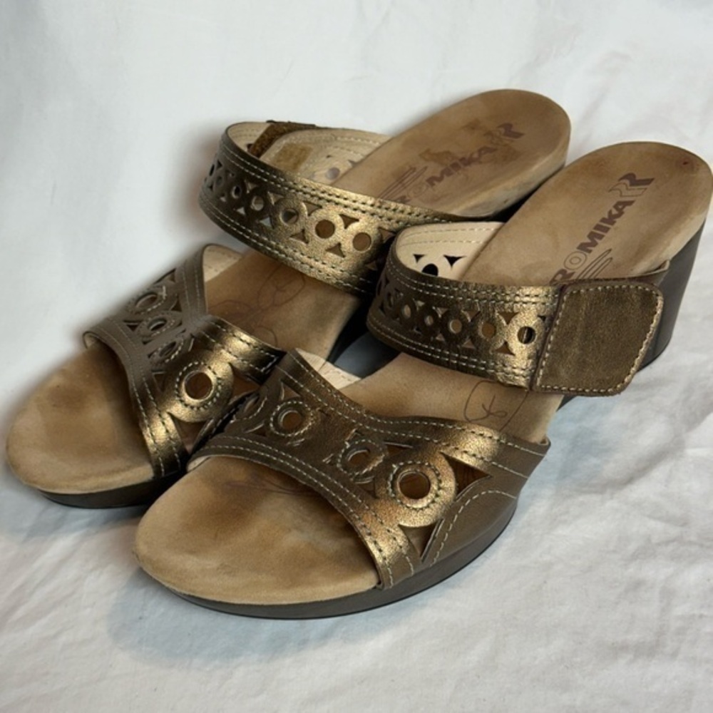 EUC Romika size 39 sandals neutral gold Velcro 8.5 9 brown wedge slip on 2 strap